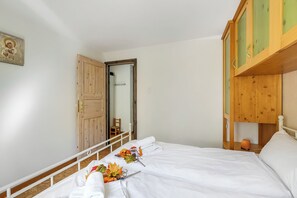 Family Apartment, Multiple Bedrooms, 2 Bathrooms, Mountainside (Casa Andy 2 Val Lavizzara)