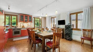 Appartement Familial, plusieurs chambres, 2 salles de bains (Casa Andy 1 Val Lavizzara) | Cuisine privée