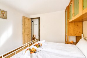 Family Apartment, 1 Bedroom, 2 Bathrooms, Mountainside (Casa Andy 1 Val Lavizzara with Views) | 1 bedroom - Casa Andy 1 Val Lavizzara With Views for Four (Lavizzara)