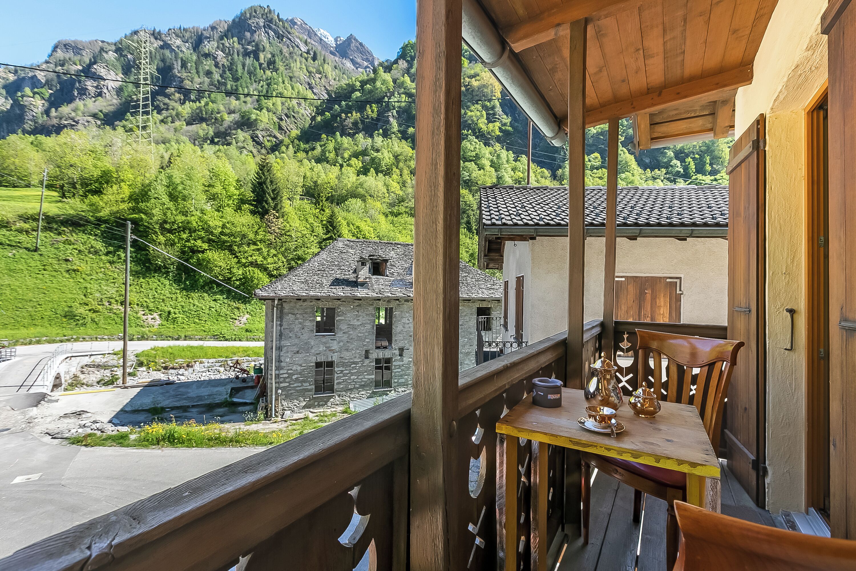Familienapartment, Mehrere Schlafzimmer, 2 Bäder, Bergseite (Casa Andy 1 Val Lavizzara) | Aussenbereich