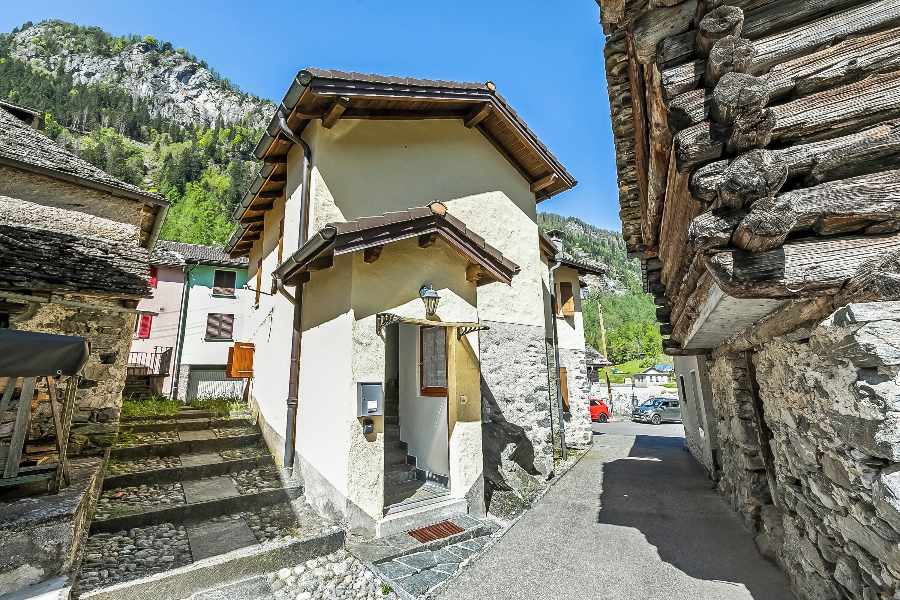 Family Apartment, Multiple Bedrooms, 2 Bathrooms, Mountainside (Casa Andy 1 Val Lavizzara) | Exterior