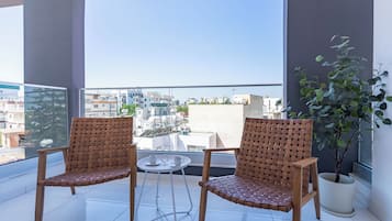Apartamento, vistas a la ciudad | Balcón