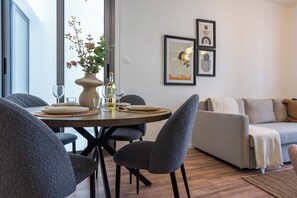 Căn hộ, quang cảnh thành phố | Khu vực ăn uống tại phòng