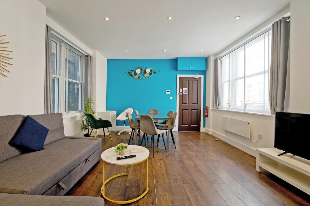 Imperial Middlesex Street Apartments photo 9