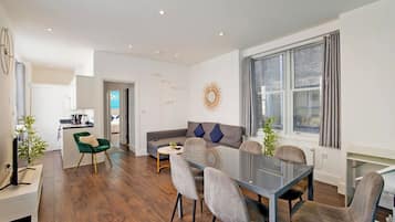 Apartment, 2 Schlafzimmer | Wohnbereich