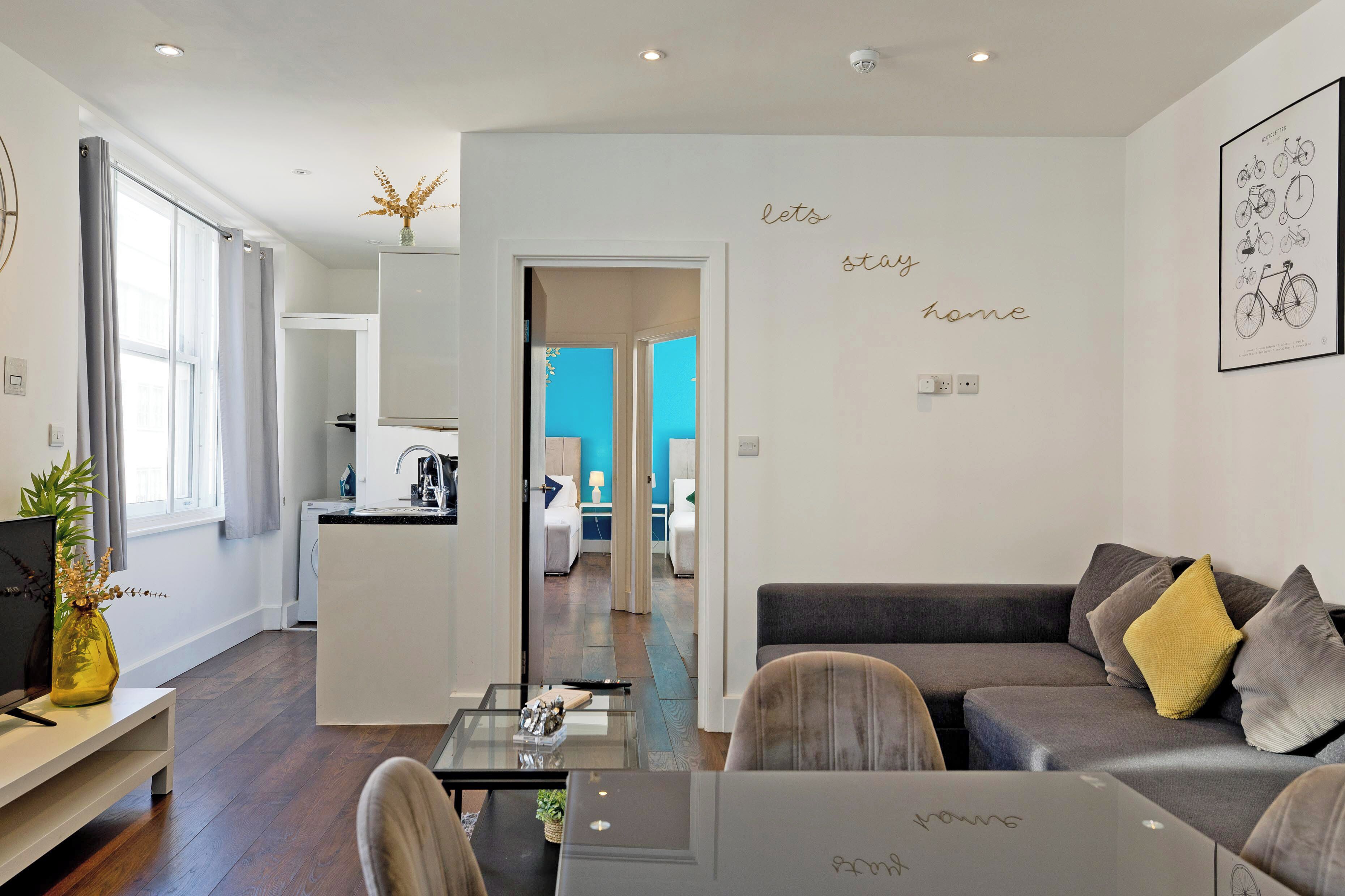 Apartment, 2 Schlafzimmer | Wohnbereich | Flachbildfernseher