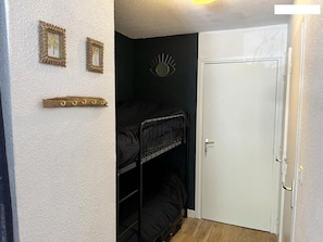 1 chambre, literie fournie
