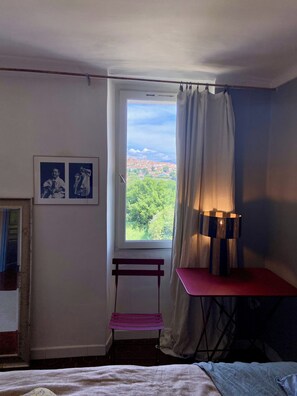 3 habitaciones, tabla de planchar con plancha y wifi gratis
