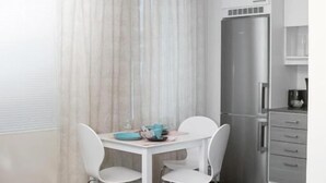Studio – comfort, 1 queensize-seng, bakgårdsutsikt