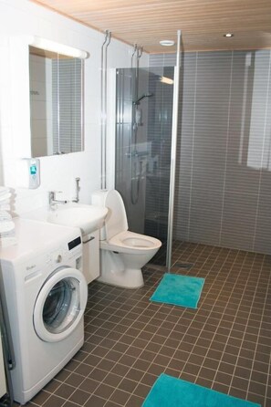 Studio – comfort, 1 queensize-seng, bakgårdsutsikt | Bad
