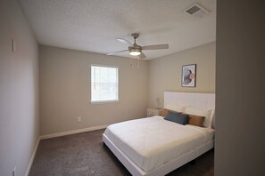 1 bedroom, desk, iron/ironing board, free WiFi