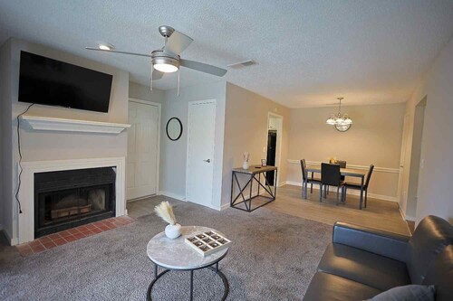 Northtown Apartments 10A I Spacious 1 Bed 1 Bath