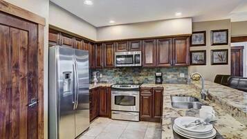 Condo (Luxury Crystal Peak Lodge 3 Bedroom C) | Bếp riêng
