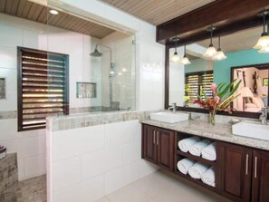 Towels, soap, toilet paper - Half Hill 3BR (Montego Bay)