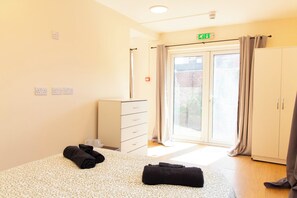 Free WiFi - Brookvale Guest House Room 8 (Southampton)