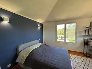 4 chambres, fer et planche à repasser, Wi-Fi gratuit