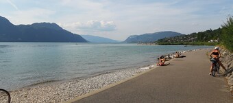 Studio Fred - rated 3 stars - city center - private parking.