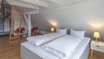 3 camere, una scrivania, Wi-Fi gratuito, lenzuola