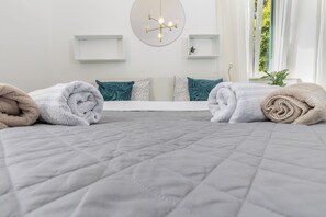 1 slaapkamer, een strijkplank/strijkijzer, wifi, beddengoed