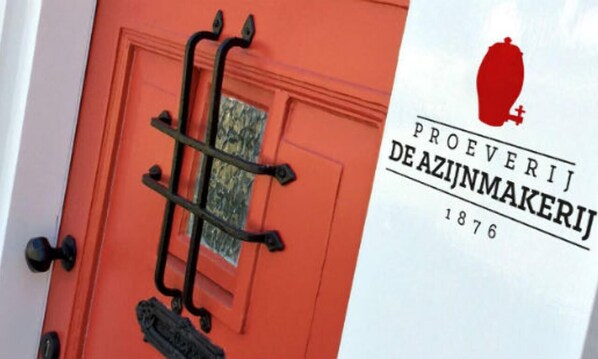 Mặt tiền nơi lưu trú