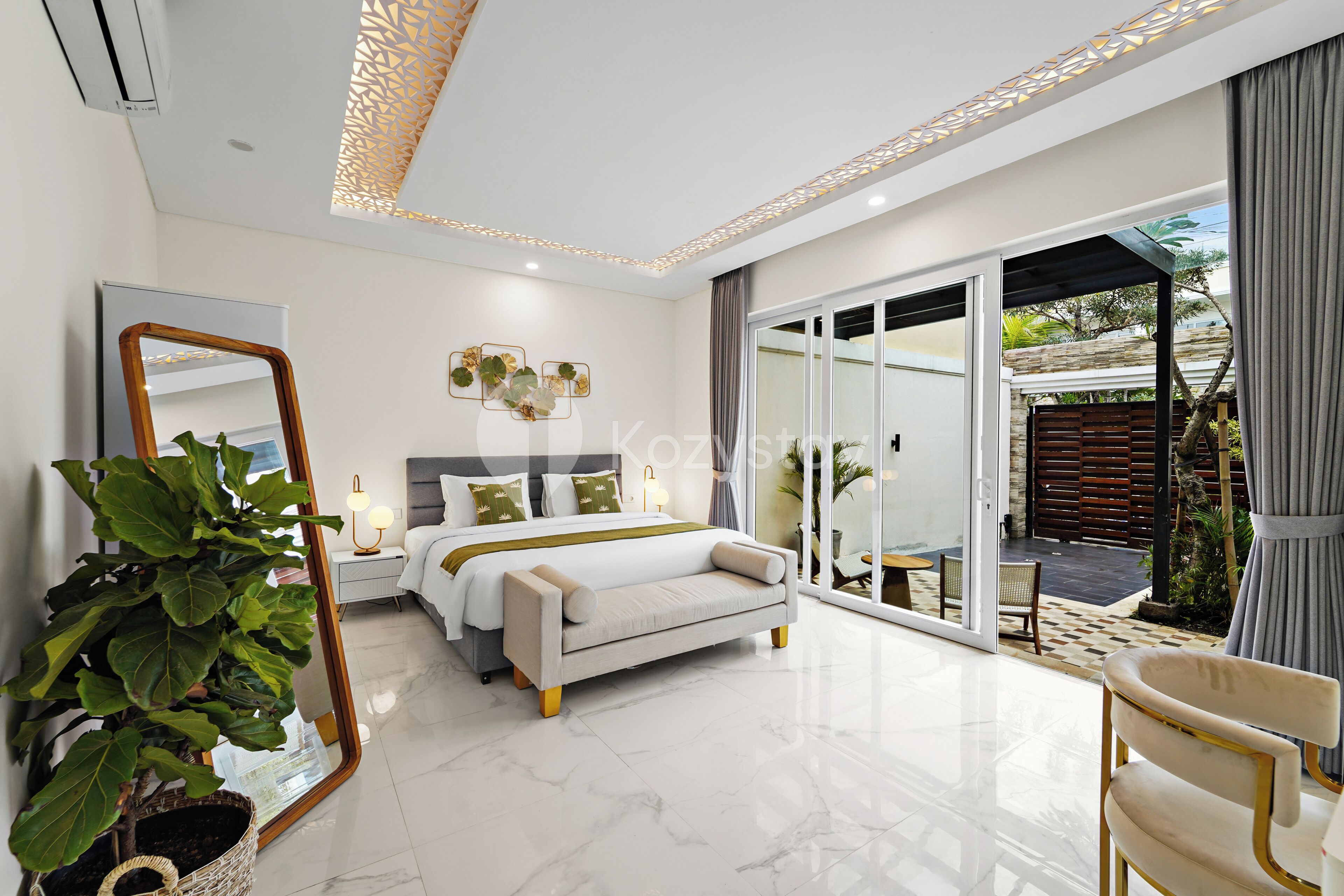 Tabla de planchar con plancha, wifi gratis y ropa de cama 