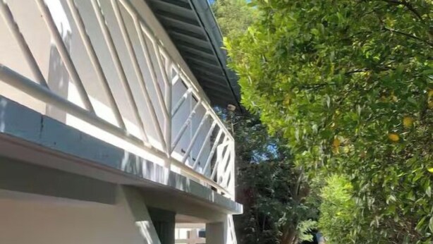 A building with a sign reading "Vita Makol". - House in Cap Ferret, Canon village, just a few minutes walk from the beach! (Lège-Cap-Ferret)