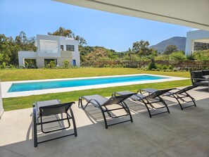Terrace/patio - New four bedroom villa with private pool (La Cala de Mijas)