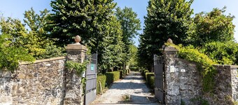 Casa de vacaciones privada con WIFI, piscina privada, TV, patio, mascotas permitida, aparcamiento