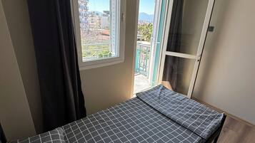 3 slaapkamers, een strijkplank/strijkijzer, wifi, beddengoed