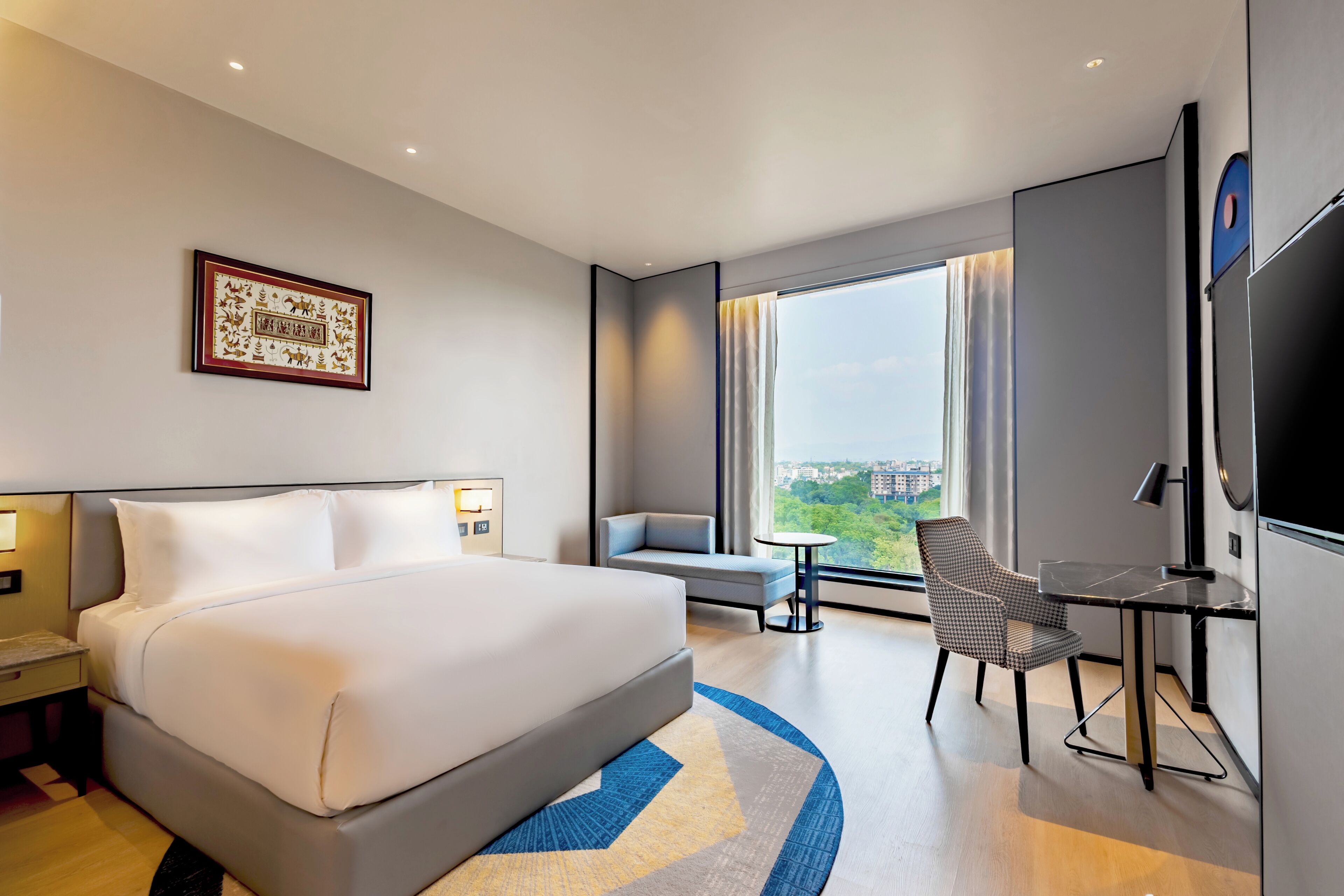 Superior Room, Smoking (Club Access) | City view