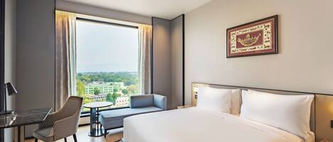 Minibar, in-room safe, desk, bed sheets