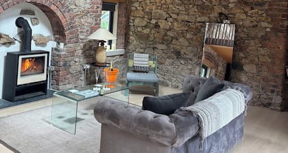Charming Newly Renovated Barnhouse in the heart of Enniskerry