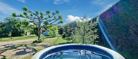 Baignoire à remous extérieure