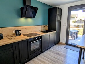 Kjøleskap, mikrobølgeovn og oppvaskmaskin