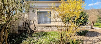 Renovated cottage with garden in Vignot