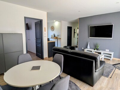 Renovated cottage with garden in Vignot