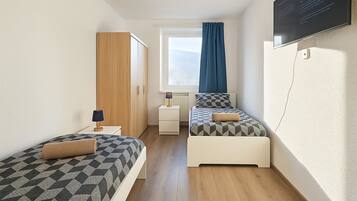 3 bedrooms, WiFi, bed sheets