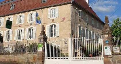 GĂźte historique spacieux pour 12 pers, proche nature