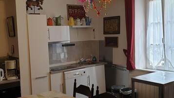Fridge, microwave, dishwasher, highchair