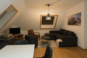 TV - House Delitzsch Holzstraße - 8 beds, parking lot (Delitzsch)