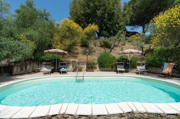 Building Exterior, Outdoor, Pool
