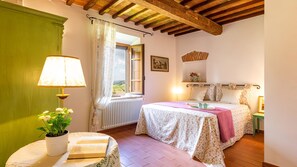 10 soverom, strykejern/-brett, wi-fi og sengetøy