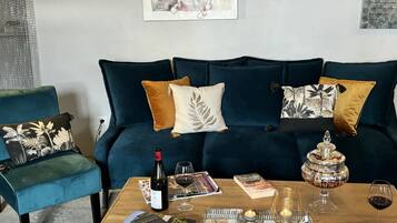 Deluxe Double Room, Mountain View | Free WiFi, bed sheets