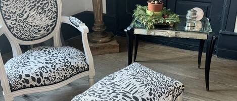 ベーシック ダブルルーム マウンテンビュー | WiFi (無料)、ベッドシーツ