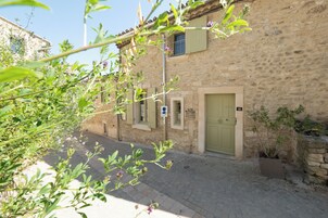 Fachada de la propiedad