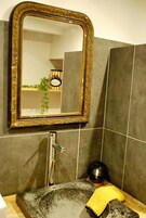 Comfort Double Room, Mountain View | Bathroom