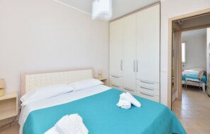2 quartos, ferros/tábuas de passar roupa, Wi-Fi, roupa de cama