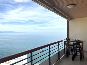 Outdoor dining - Golden (Torremolinos)