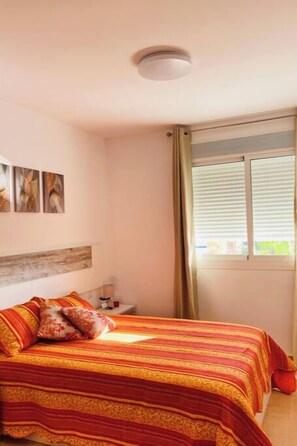 2 bedrooms, free WiFi, bed sheets - PENTHOUSE IN VERA PLAYA (Vera)