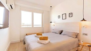 1 bedroom, iron/ironing board, internet, bed sheets - Oasis Sea & Sky - Nogalera - City Center - Balcony-Sea view (Torremolinos)